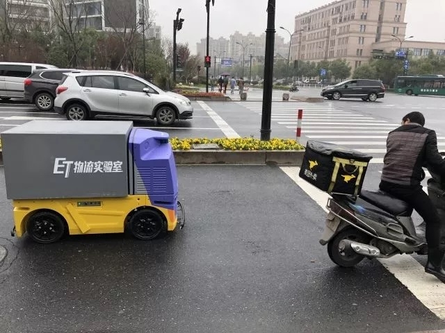 仓储物流的无人系统的交互机制