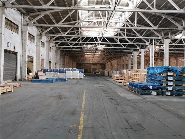 ��ɽ�Ϻ��޴�3000ƽ�ֳ��⣨�ʺϸ߶���Ҫ�йܿ�ջ�Ŀͻ���