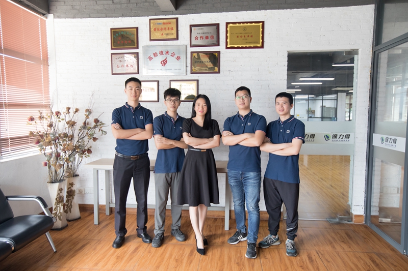 �Ŷӵķ�ɽ��ջ���񲽶���׿Խ��ɽ�ִ�����