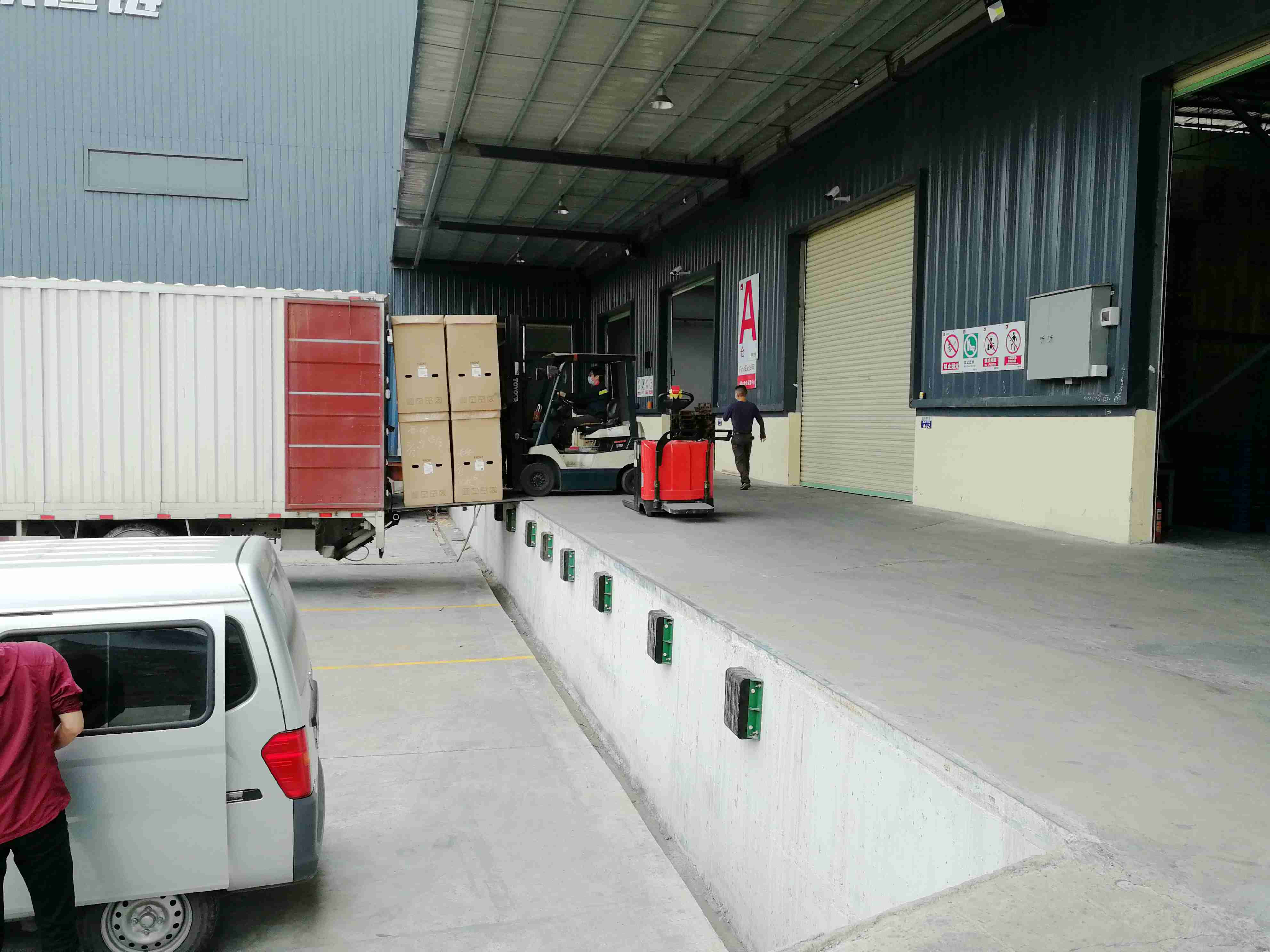 佛山仓储车队图片 佛山仓储车队图片