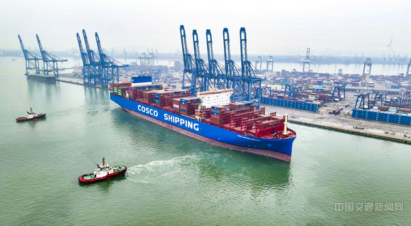 集装箱货物出海远航 集装箱货物出海远航