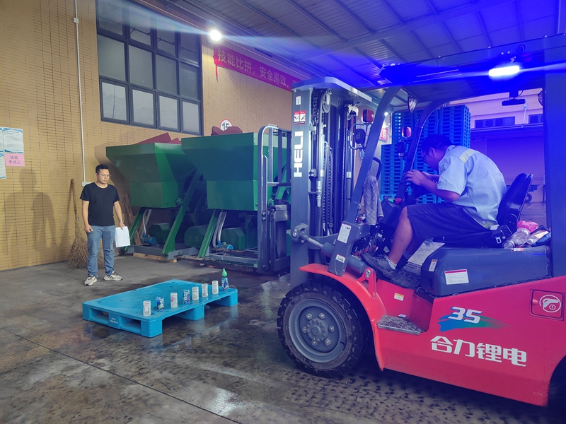 叉车水球精准投放赛 叉车水球精准投放赛